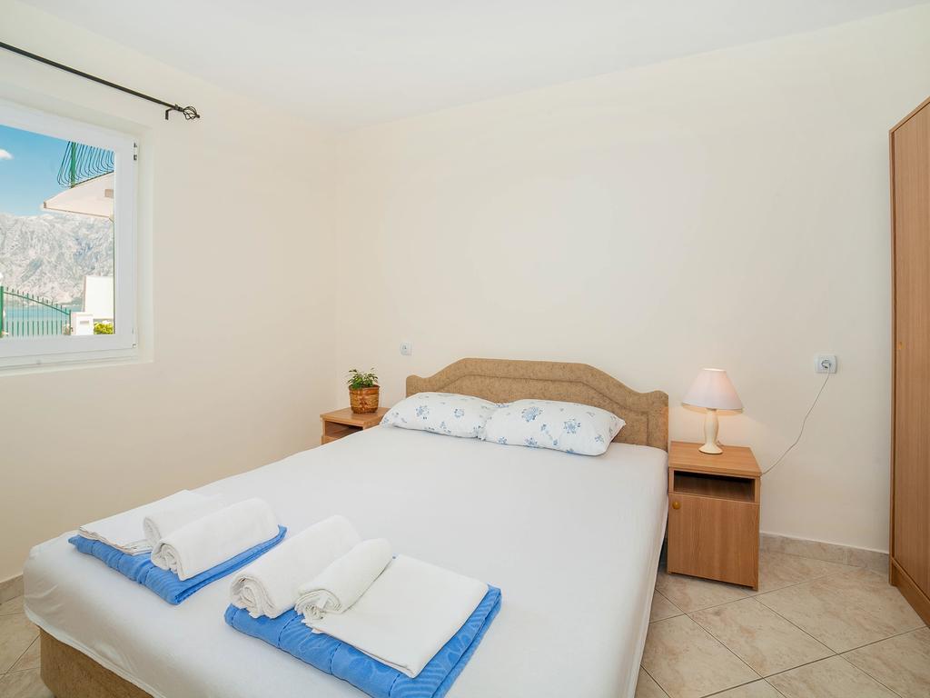 Apartments Iva Котор Екстер'єр фото